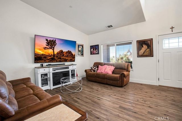 58385 Delano Trail, Yucca Valley, CA 92284