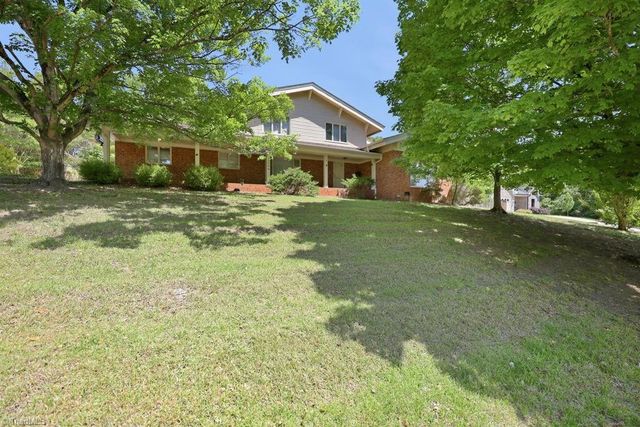 1108 Gatehouse Road, High Point, NC 28262