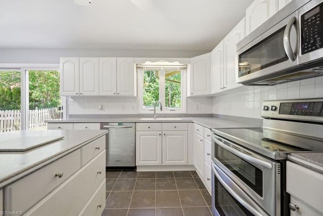 1108 Gatehouse Road, High Point, NC 28262
