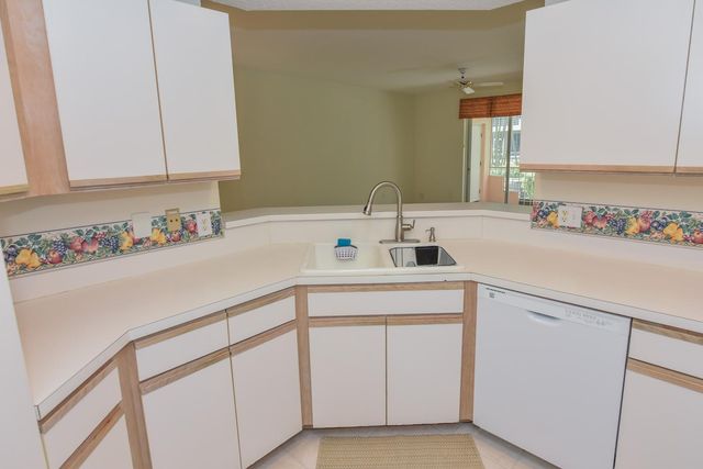 201 Muirfield Court 201e, Jupiter, FL 33458