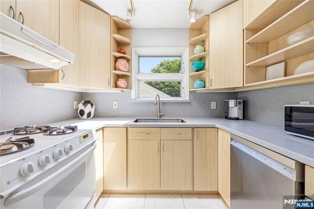 447 Sussex Road, Wood Ridge, NJ 07075