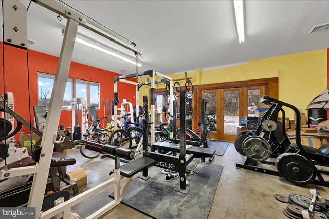 8272 WOODBINE RD, Airville, PA 17302