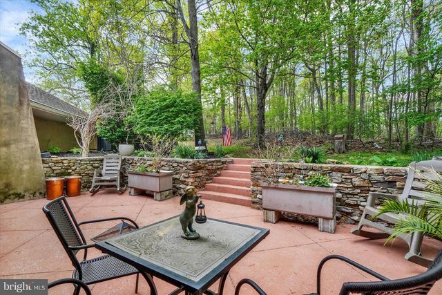 8272 WOODBINE RD, Airville, PA 17302