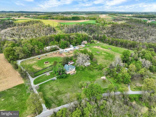 8272 WOODBINE RD, Airville, PA 17302