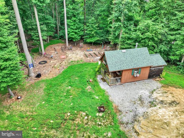 8272 WOODBINE RD, Airville, PA 17302