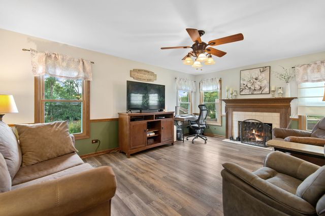 5 Beaver Creek Court, Bolingbrook, IL 60490