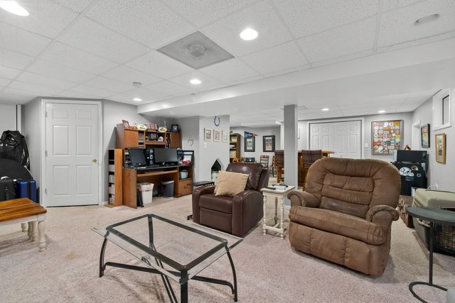 5 Beaver Creek Court, Bolingbrook, IL 60490
