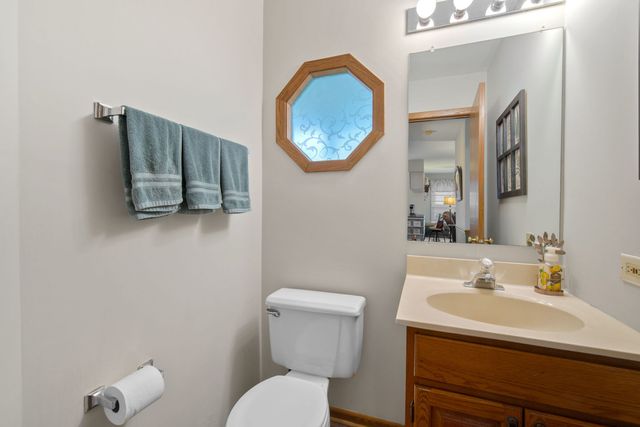 5 Beaver Creek Court, Bolingbrook, IL 60490