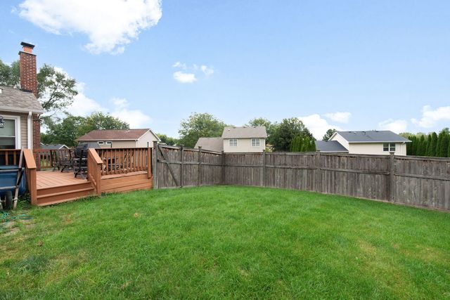 5 Beaver Creek Court, Bolingbrook, IL 60490
