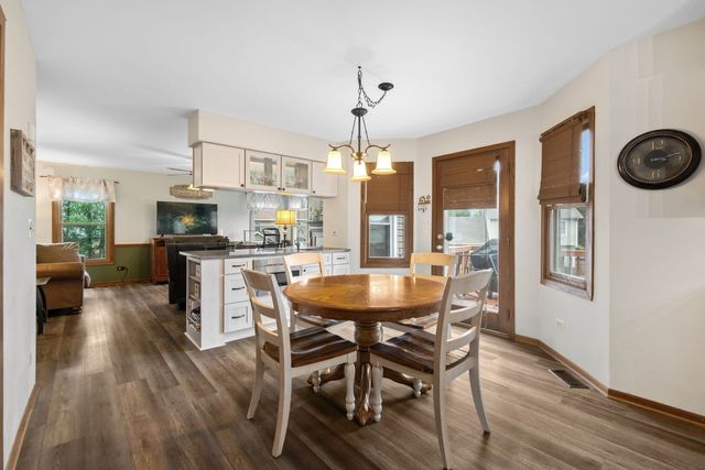 5 Beaver Creek Court, Bolingbrook, IL 60490