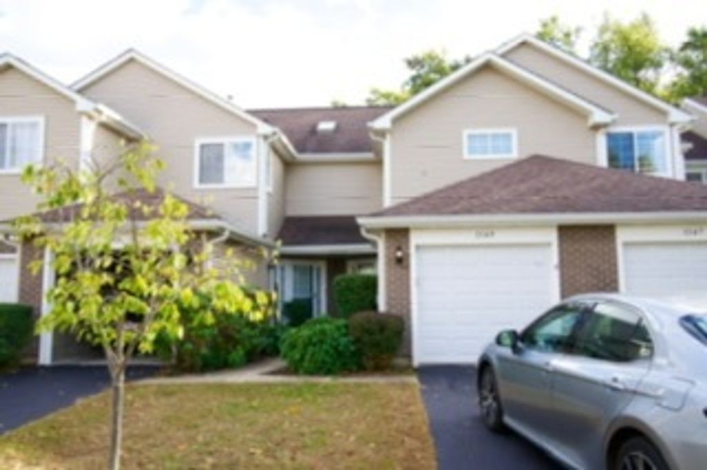 1149 E Addison Avenue E, Lombard, IL 60148