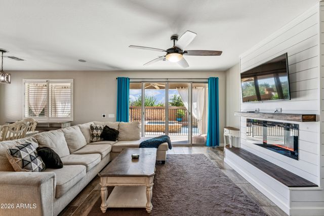 22547 E SONOQUI Boulevard, Queen Creek, AZ 85142