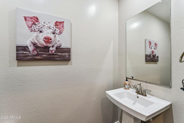 22547 E SONOQUI Boulevard, Queen Creek, AZ 85142