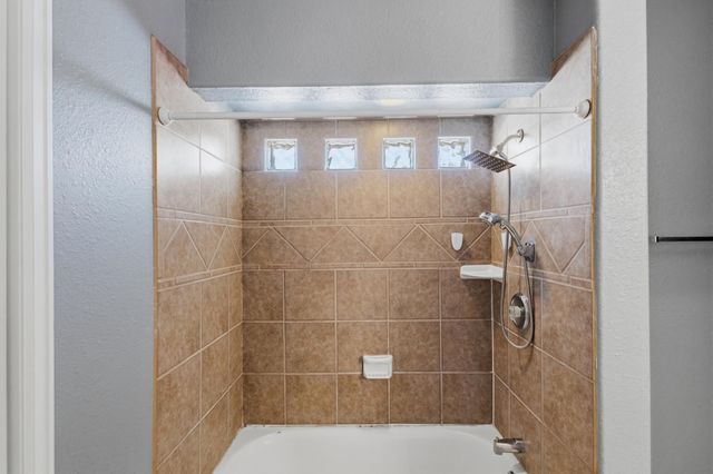 10 Psalms Place, Los Lunas, NM 87031