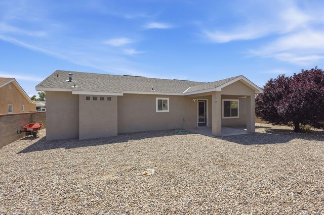 10 Psalms Place, Los Lunas, NM 87031