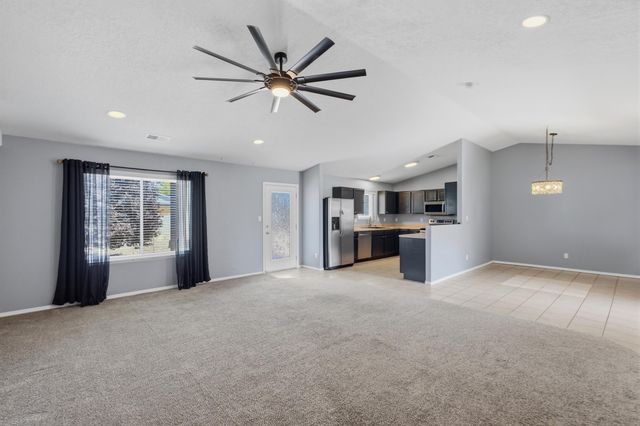 10 Psalms Place, Los Lunas, NM 87031