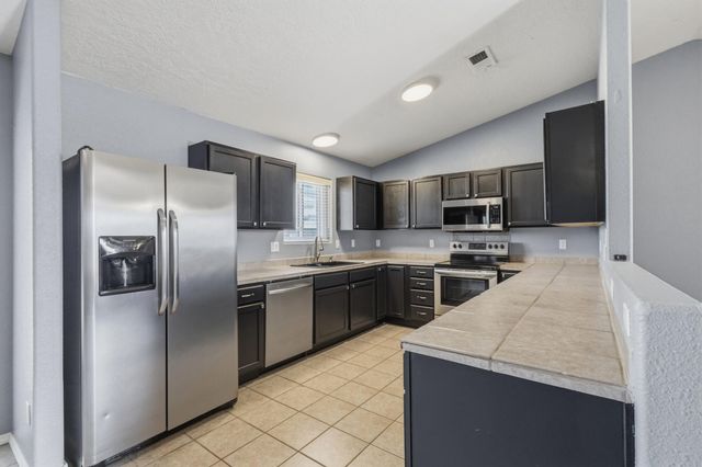10 Psalms Place, Los Lunas, NM 87031