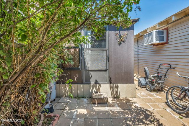 1852 Mountain Street, Carson City, NV 89703