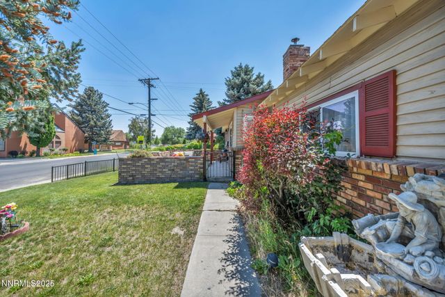 1852 Mountain Street, Carson City, NV 89703