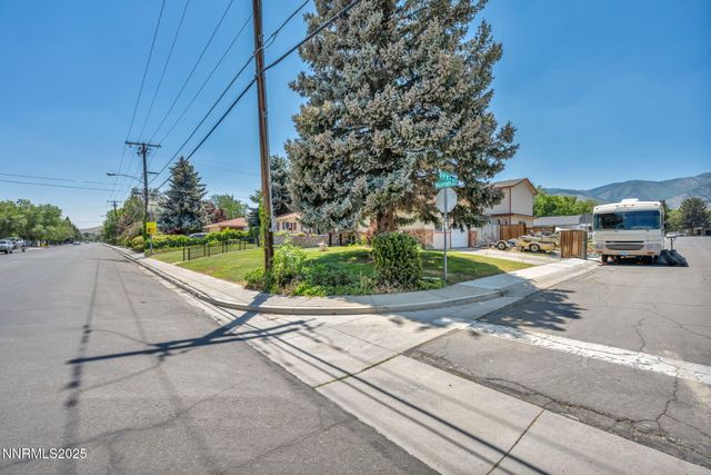 1852 Mountain Street, Carson City, NV 89703