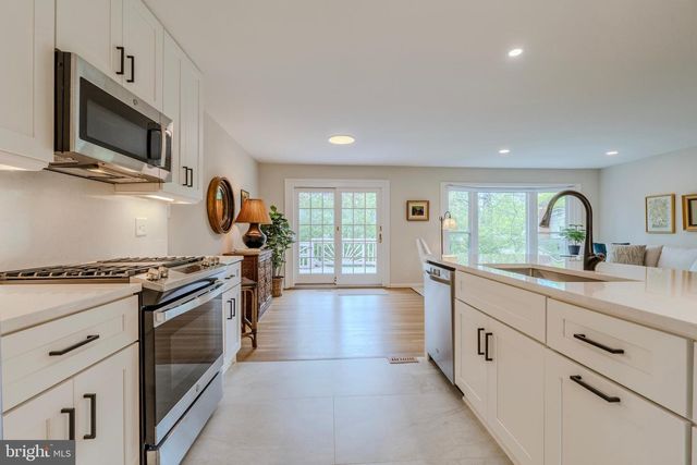 1706 BURNING TREE DR, Vienna, VA 22182