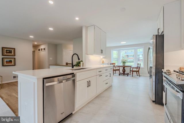 1706 BURNING TREE DR, Vienna, VA 22182