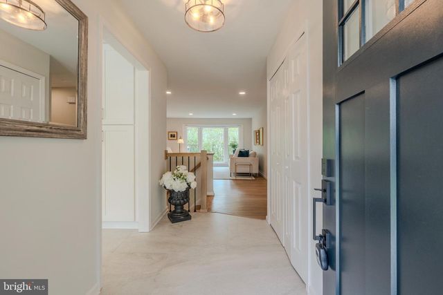 1706 BURNING TREE DR, Vienna, VA 22182