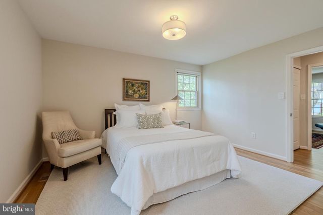 1706 BURNING TREE DR, Vienna, VA 22182