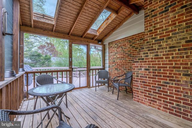 1706 BURNING TREE DR, Vienna, VA 22182