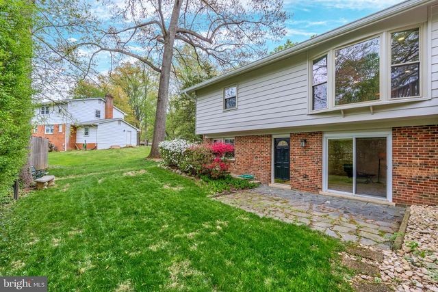 1706 BURNING TREE DR, Vienna, VA 22182