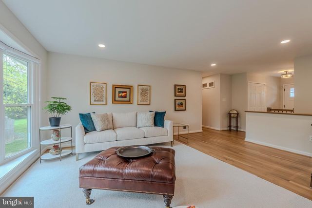 1706 BURNING TREE DR, Vienna, VA 22182