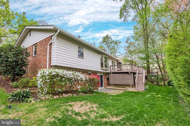 1706 BURNING TREE DR, Vienna, VA 22182