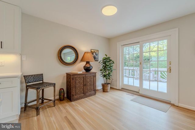 1706 BURNING TREE DR, Vienna, VA 22182