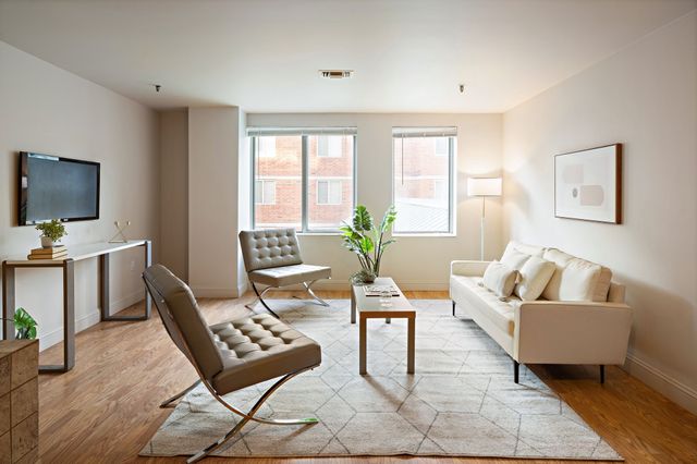 193 Oak St 205E, Newton, MA 02464