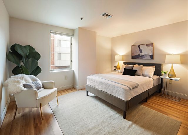 193 Oak St 205E, Newton, MA 02464