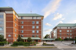 193 Oak St 205E, Newton, MA 02464