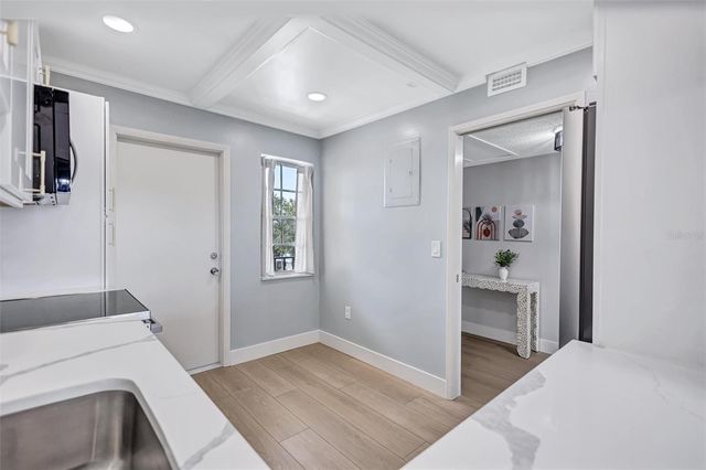 7461 W COUNTRY CLUB DRIVE N 408, Sarasota, FL 34243