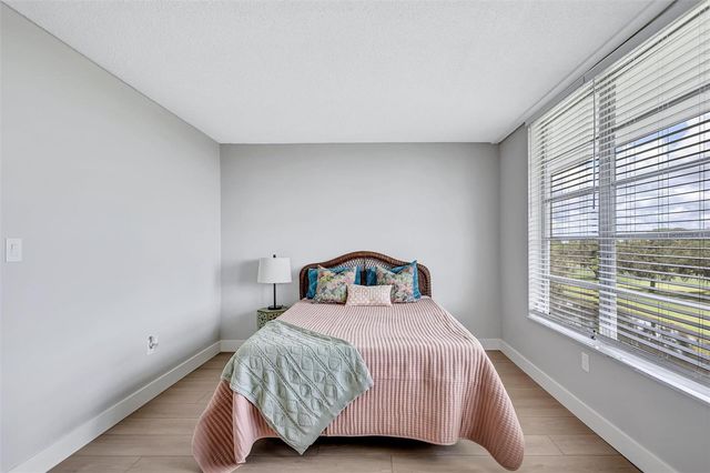 7461 W COUNTRY CLUB DRIVE N 408, Sarasota, FL 34243