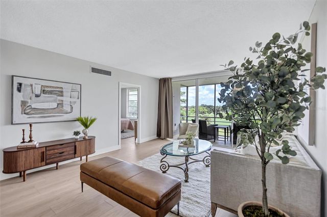 7461 W COUNTRY CLUB DRIVE N 408, Sarasota, FL 34243