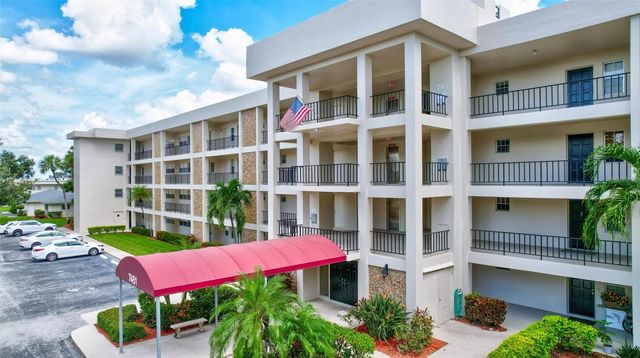 7461 W COUNTRY CLUB DRIVE N 408, Sarasota, FL 34243