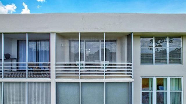 7461 W COUNTRY CLUB DRIVE N 408, Sarasota, FL 34243
