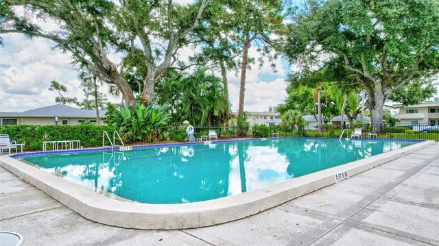 7461 W COUNTRY CLUB DRIVE N 408, Sarasota, FL 34243