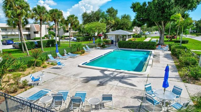 7461 W COUNTRY CLUB DRIVE N 408, Sarasota, FL 34243