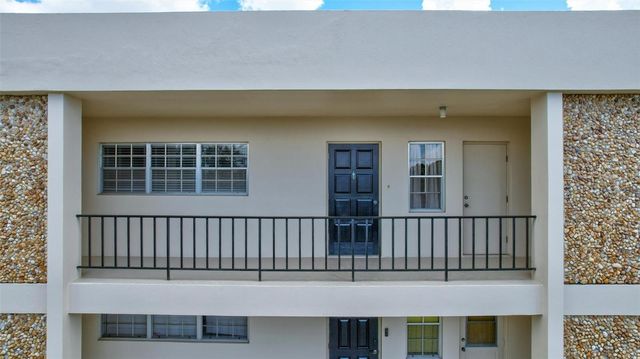7461 W COUNTRY CLUB DRIVE N 408, Sarasota, FL 34243