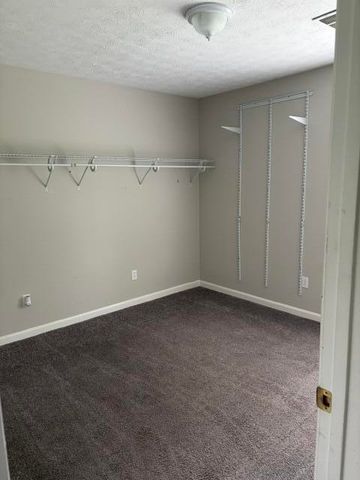 105 Charmac Road, Versailles, KY 40383
