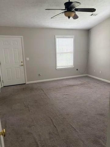 105 Charmac Road, Versailles, KY 40383