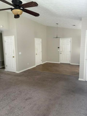 105 Charmac Road, Versailles, KY 40383
