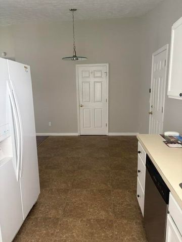 105 Charmac Road, Versailles, KY 40383