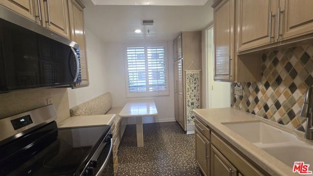 2131 Century Park Lane 212, Los Angeles, CA 90067