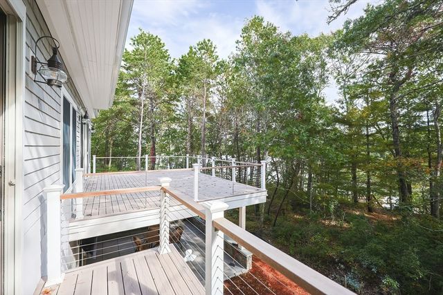 28 Quaker Run, Mashpee, MA 02649